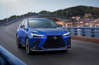 新型「レクサスNX」の予約受け付けがスタート　8グレード展開で455万円からの画像