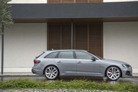 4代目となる新型「RS 4アバント」は、2017年9月のフランクフルトモーターショーでデビュー。日本では2019年1月に発売された。