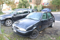 2022年12月に筆者がシエナで撮影した4代目「フィエスタ」（1995～2002年）。参考までにこのモデルには、マツダ向けの姉妹車「121」も存在した。