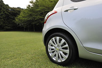 「XS」のFF車と全4WD車は、リアにもディスクブレーキを採用。