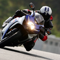 【Movie】最新のオートバイ23台が、サーキットを激走！の画像