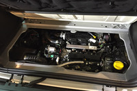 0.9リッターターボエンジン。最高出力90ps/5500rpmと最大トルク13.8kgm/2500rpmを発生する。