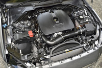 2リッター直4ガソリンエンジンは、200psと240psの2種類のチューンがあるが、エンジン形式はどちらも「204PT」となる。写真は240psの「2.5ポートフォリオ」のもの。