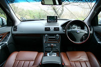 XC90 V8 TEは、導入当初は左ハンドル仕様のみだったが、今では右ハンドル仕様も選択可能。