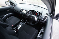 三菱アウトランダーG 5人乗り（4WD/CVT）／G 7人乗り（4WD/CVT）【短評（後編）】の画像