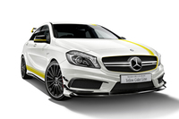 「メルセデスAMG A45 4MATIC イエロー カラー ライン」
    