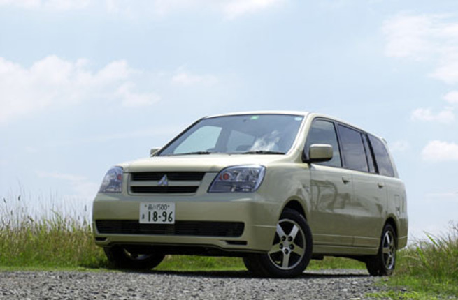 【スペック】全長×全幅×全高＝4460×1695×1650／ホイールベース＝2705mm／車両重量＝1400kg／駆動方式＝FF／1.8リッター直4DOHC16バルブターボ・インタークーラー付き（165ps／5500rpm、22.4kgm／3500rpm）／車両本体価格＝228.0万円