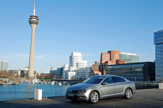 フォルクスワーゲン パサート ヴァリアント ハイライン 車検長い 乗っ  