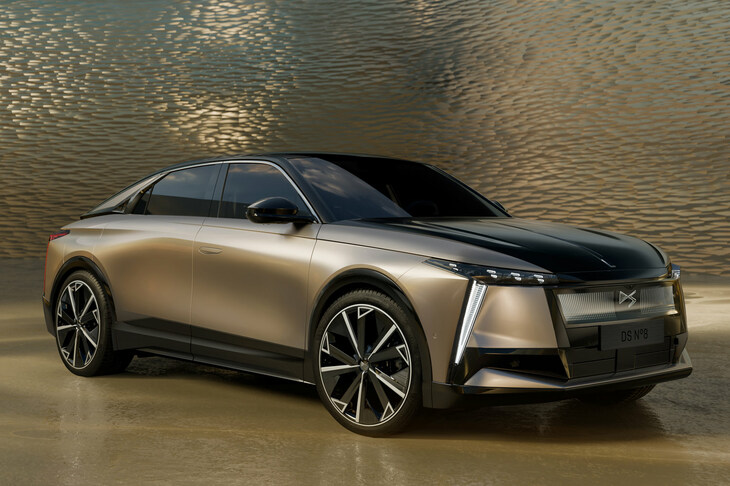 DS N°8エトワールAWD