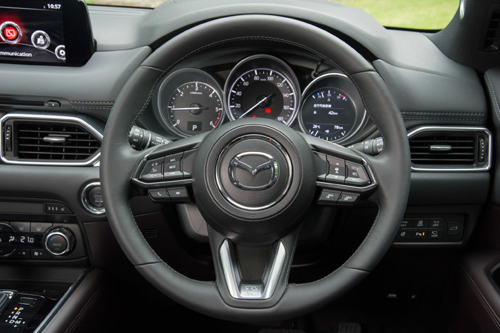 マツダCX-8 XD Lパッケージ（ステアリングホイール）