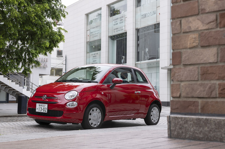 2024年5月22日に在庫限りでの国内販売終了が発表された3代目「フィアット500」。7月下旬に都内のディーラーに問い合わせてみると、まだオーダー可能とのことだった。