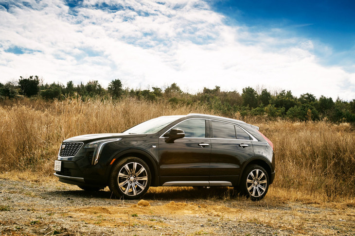 キャデラック自ら「コンパクトSUV」と紹介する「XT4」だが、そのサイズは全長×全幅×全高＝4605×1875×1625mmという堂々としたもの。日本車で言うとミドルクラスに近いサイズ感だ。