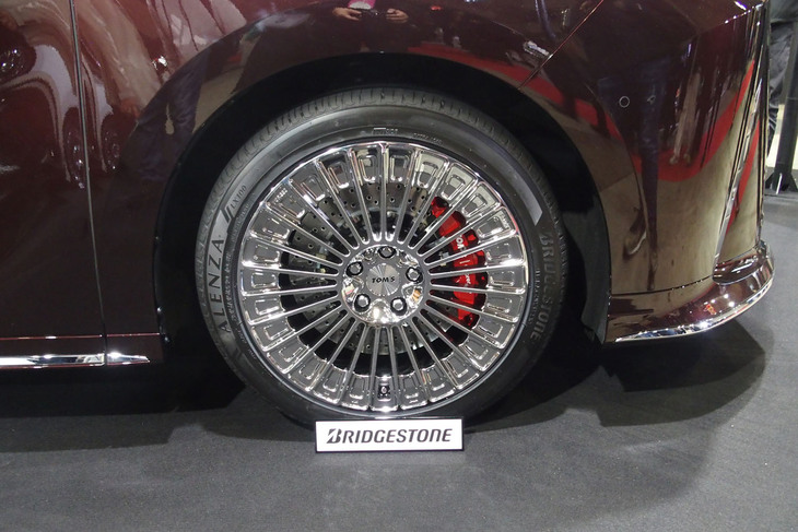 レクサスLM（TOM’S）