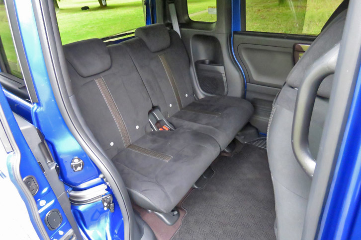 ホンダN-BOXカスタムG・L Honda SENSING（リアシート）