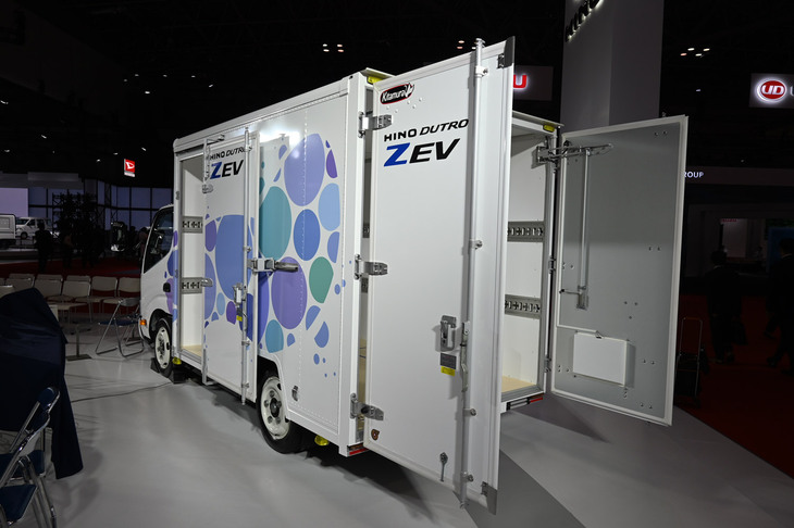 日野デュトロ Z EV