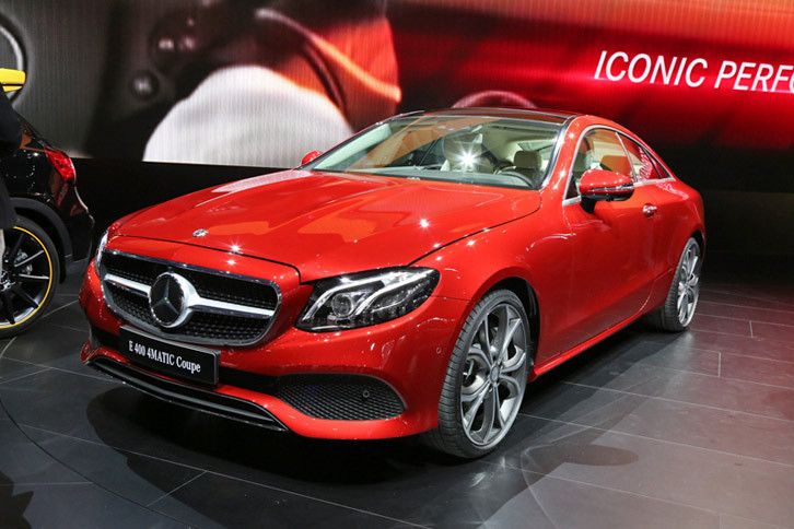 メルセデス・ベンツE400 4MATICクーペ