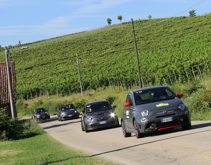 今では地元自治体も後援に名を連ねている。「交通法規を無視した参加者は、会費の返却なく即退場」という厳格なルールも。