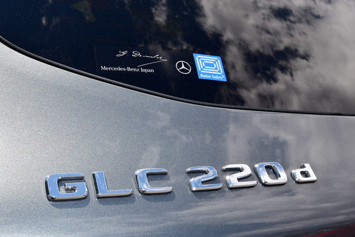 メルセデス・ベンツGLC220d 4MATIC スポーツ（本革仕様）