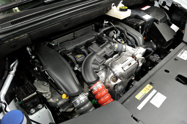 1.6リッター直4ターボエンジンには、ピストンとシリンダーの摺動（しゅうどう）部や、カムシャフトベアリングにコーティングを施し、フリクションロスを低減させる改良が行われた。