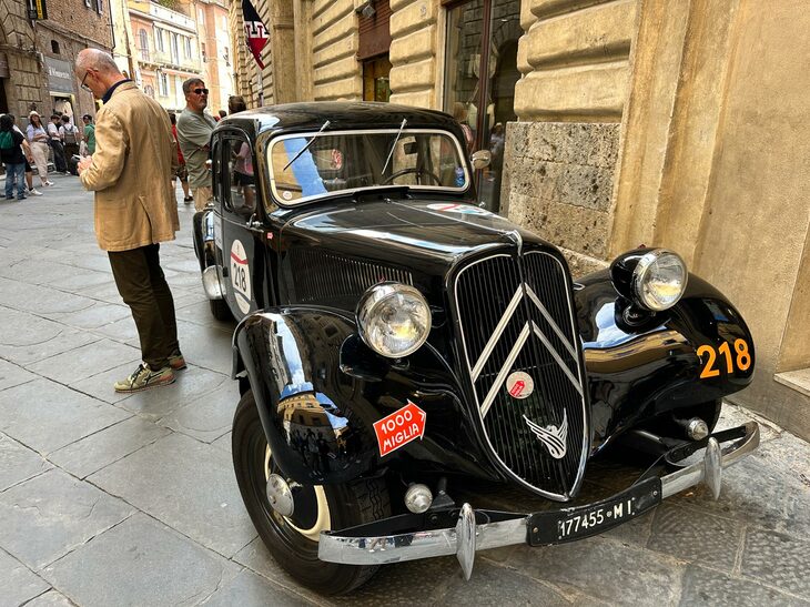 一見スポーティーではない「シトロエン・トラクシオン アヴァン」も、実は常連参加モデルのひとつである。写真は1951年式。