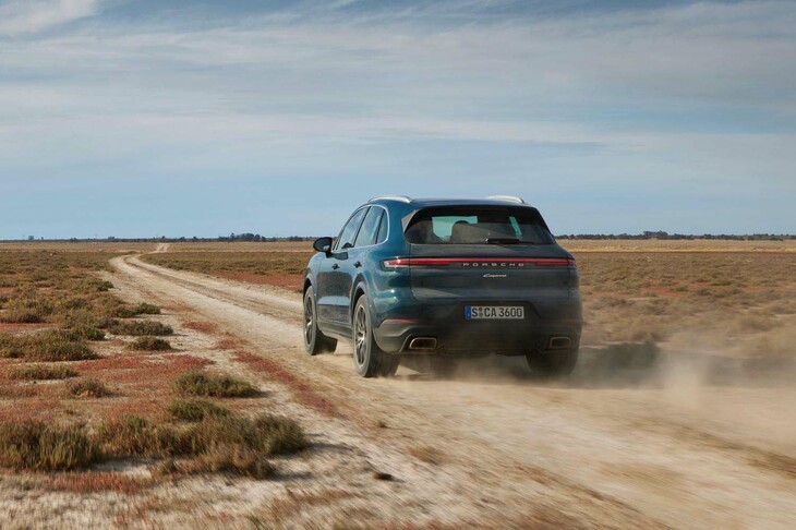 価格は、V6モデル「カイエン」の1198万円からとなっている。