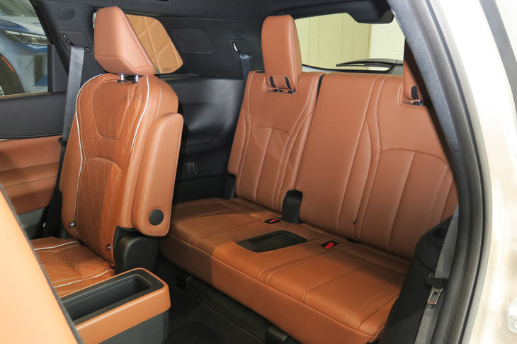インフィニティQX60（3列目シート）