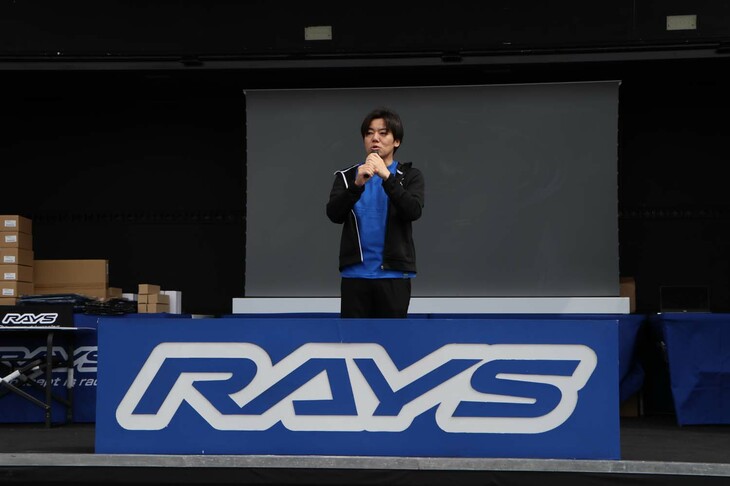 オープニングでは、斯波翔太郎社長が来場者を歓迎。日ごろから製品を愛用してくれているファンに向けて、感謝の気持ちを伝えた。