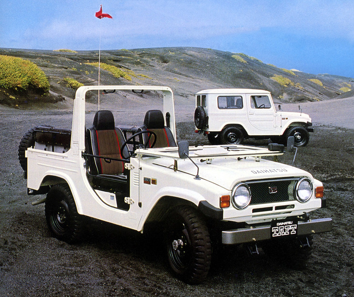 「ダイハツ・タフト」。1974年にデビューした本格的なオフロード4WD。エンジンは当初1リッター直4で、1978年に1.6リッター／2.5リッターディーゼルに変更。写真は1980年代のモデル。