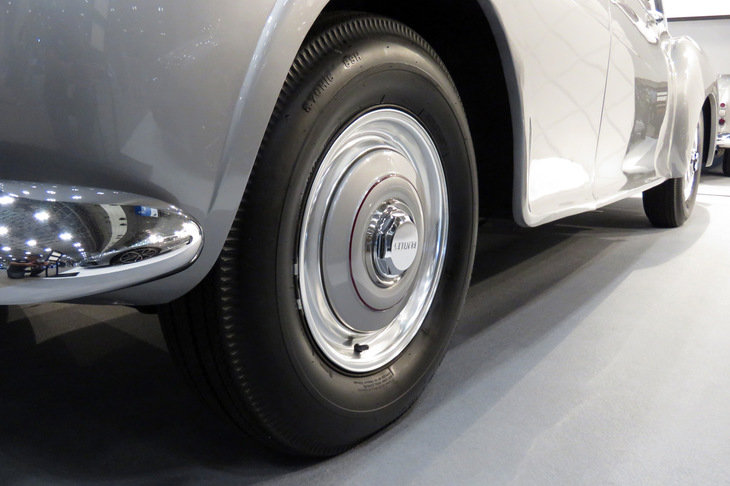 ベントレーRタイプ コンチネンタル（1955年）／WAKUI MUSEUM