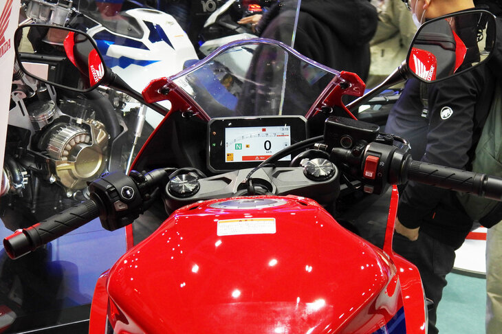 ホンダCBR650R（「Honda E-Clutch」付き）