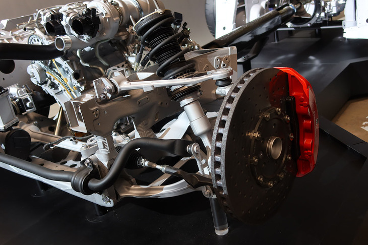 トヨタGR GT（左フロントサスペンション）