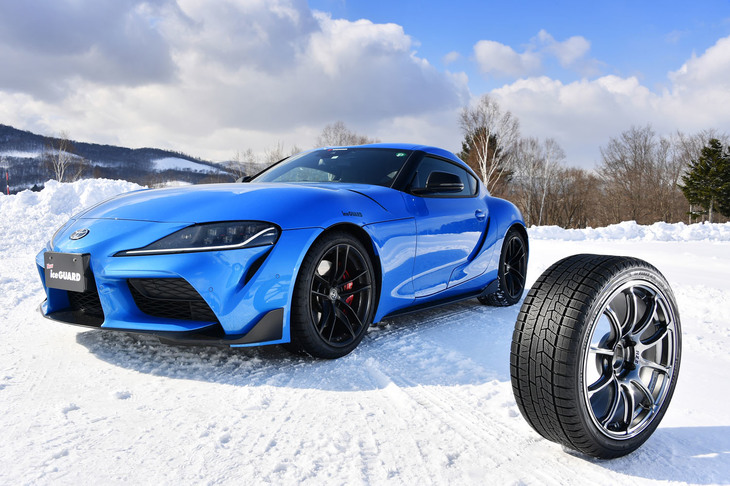 235幅以上の「アイスガード7」は、トレッド中央部にリブ列が1本追加された「IG70A」パターン（写真）となる。