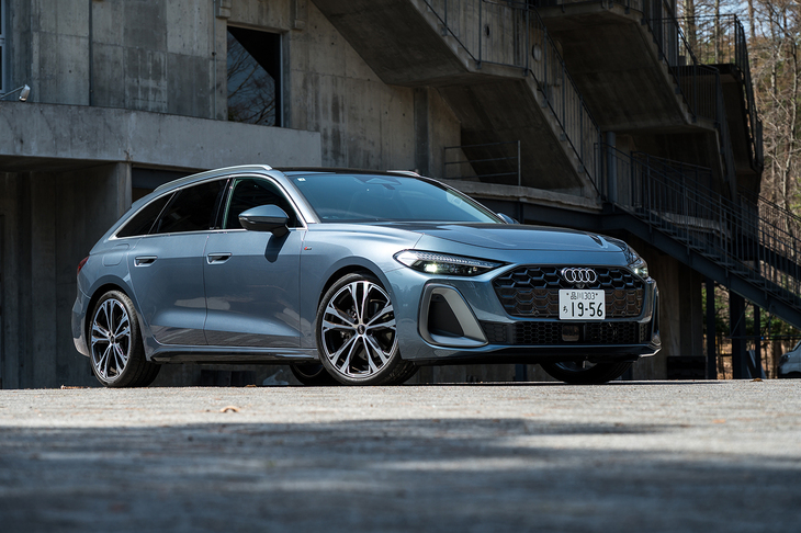 国内では2025年2月に発売された新型「アウディA5」シリーズ。今回の試乗車「A5アバントTFSIクワトロ150kW」の車両本体価格は706万円ながら、この個体は245万円分ものオプションを装着していた（もっと盛ることもできる）。