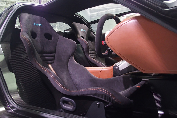 AIM EV SPORT 01／エイム