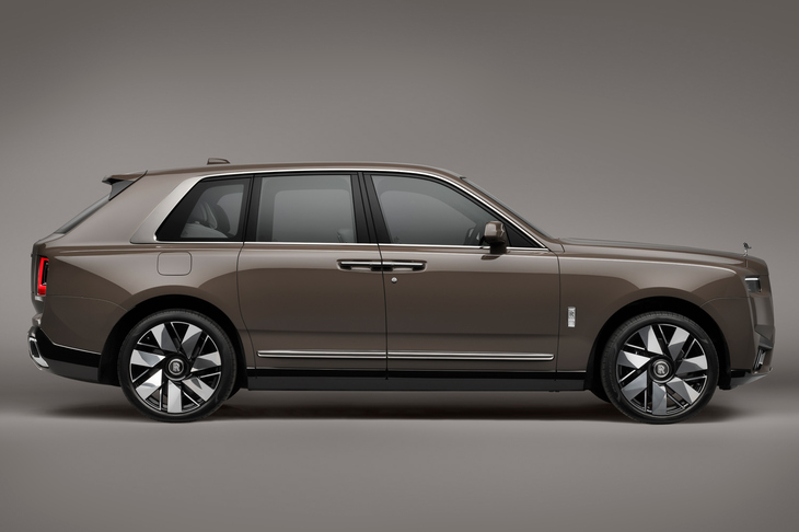 ほった「いや、センチュリーに限らず、ラグジュアリーブランドのSUVはどれもちんちくりんですよ。『ロールス・ロイス・カリナン』（写真）も、『ベントレー・ベンテイガ』も」