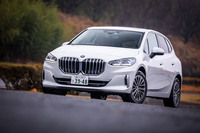 2022年6月に導入が発表された新型「BMW 2シリーズ アクティブツアラー」。今回は2リッター直4ディーゼルエンジン搭載の「218dアクティブツアラー エクスクルーシブ」に試乗した。車両本体価格は476万円。