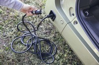 オートキャンプ場や店舗など、外部給電設備からの入力が可能になるキット（3万7400円）も用意される。付属するケーブルの長さは5m。