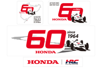 付録としてホンダF1参戦60周年を記念した特別ステッカーが付属します。お好きな場所に貼り付けて、ホンダのレーシングスピリットをぜひ身近に感じてください。