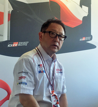 「レースへの参戦は人材の育成につながる」と語る、豊田章男社長。