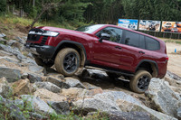 トヨタ・ランドクルーザーGRスポーツ ガソリン