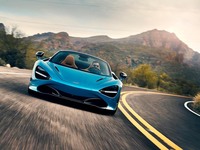 ボディーカラーは全25色。そのうち「ベリーズ・ブルー」（写真）と「アズテック・ゴールド」は、「720Sスパイダー」のローンチに合わせて設定された新色。