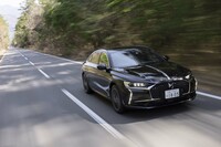 1.6リッターガソリンターボエンジンは最高出力225PS、最大トルク300N・mを発生。アイシン製の8段AT「EAT8」を介して前輪を駆動する。