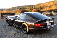 箱根ターンパイクの白銀展望駐車場にて、2017年最初の朝日を浴びる「バイパー」。渋滞でひどい目に遭うかと覚悟していたのだが、行きも帰りもすんなりしたものだった。