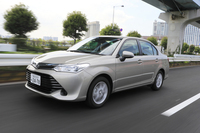 トヨタ・カローラ アクシオ 1.5G