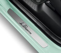 「ルノー・トゥインゴ」にパリの女性をイメージした限定車登場の画像