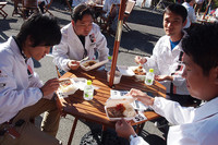 フレンチトースト以外にもカレーなどが振る舞われた。