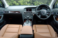 4.2クワトロモデルの内装
	 