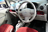 三菱の意欲作、新型ミドシップ軽「i（アイ）」デビューの画像