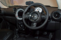 MINI、2ドアクロスオーバー「ペースマン」を発表の画像