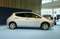 ボディサイズは、全長4445mm×全幅1770mm×1545mm、ホイールベースは2700mmで、同社の「ティーダ」に近いサイズ。